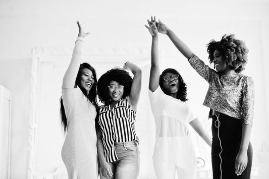 Cheveux crépus & perruque : le duo gagnant pour sublimer sa texture afro !